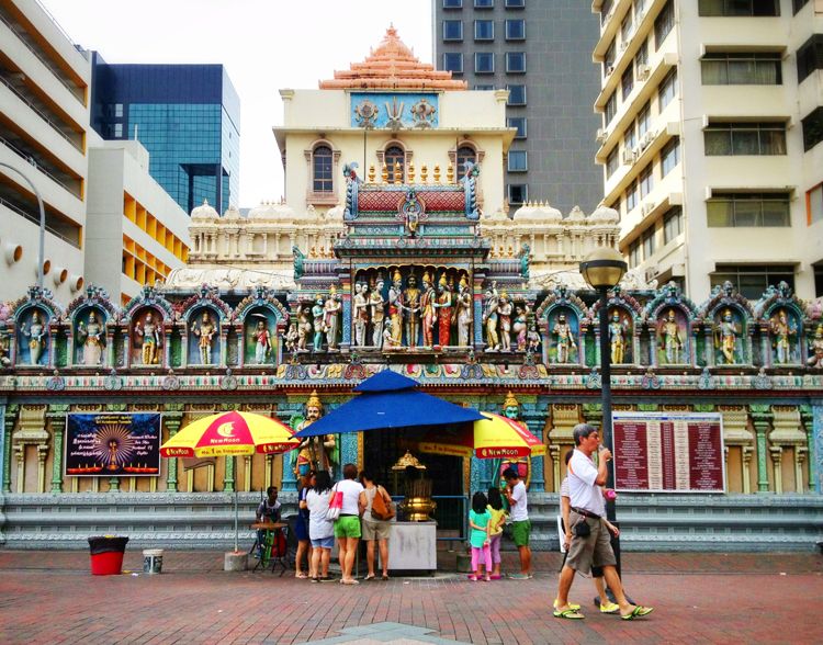 An India Temple along waterloo street right next to Kwan Im Temple.