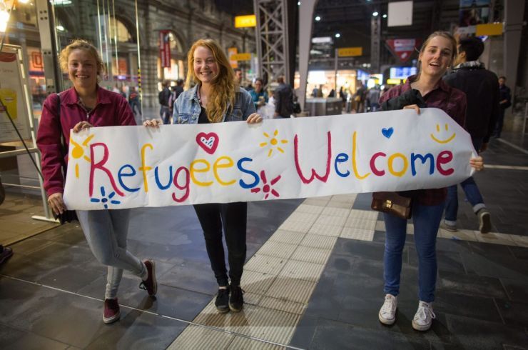  photo refugee-germany-welcome-740x490_zpsff7x2oak.jpg