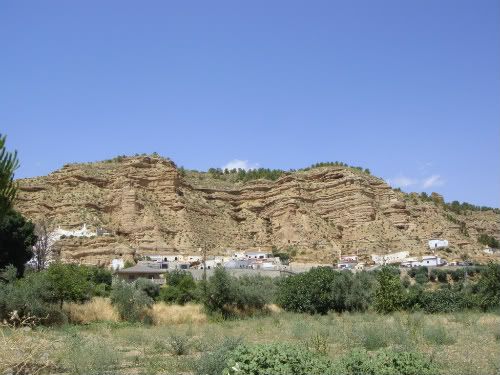 ¿Sabes que es una cárcava? - LOS PICAPIEDRA SALEN DE GUADIX PARA VER MUNDO (12)