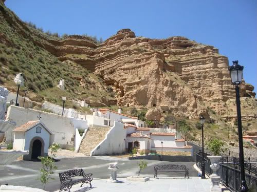 ¿Sabes que es una cárcava? - LOS PICAPIEDRA SALEN DE GUADIX PARA VER MUNDO (15)