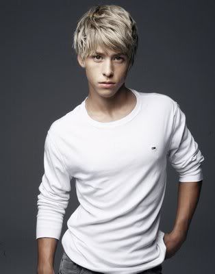 mitch_hewer_11930649161.jpg