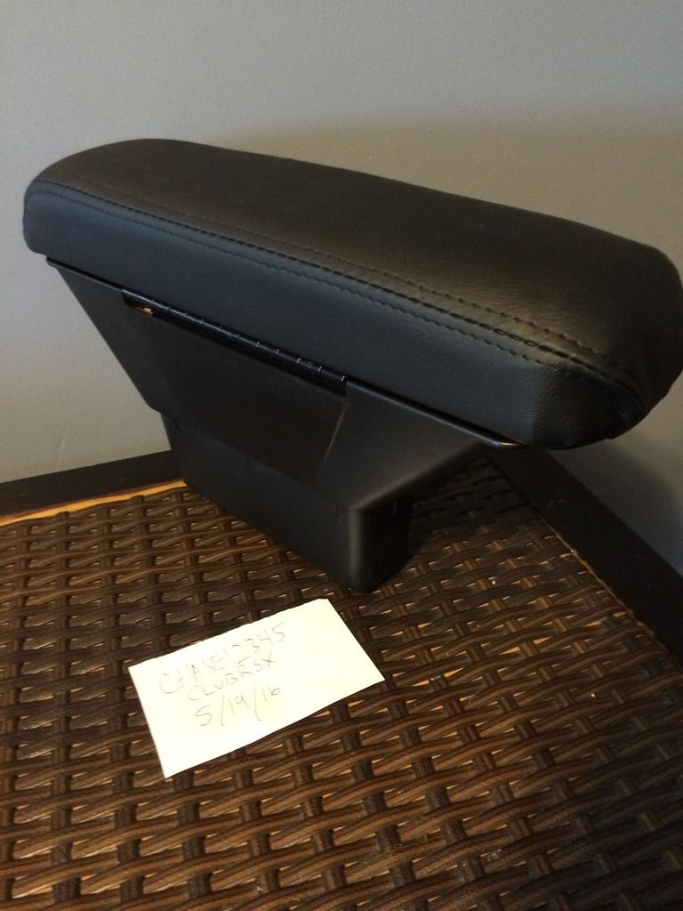 Ohio F/S 05/06 Honda Badges, Armrest, Camber bolts, and more Acura