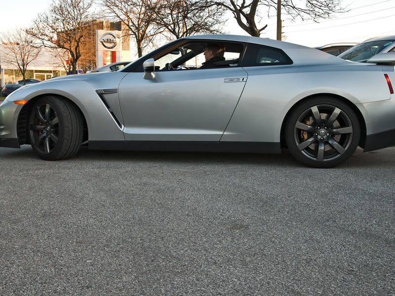 http://i300.photobucket.com/albums/nn31/WesRobles1/gtr%20meet/Untitled-5.jpg