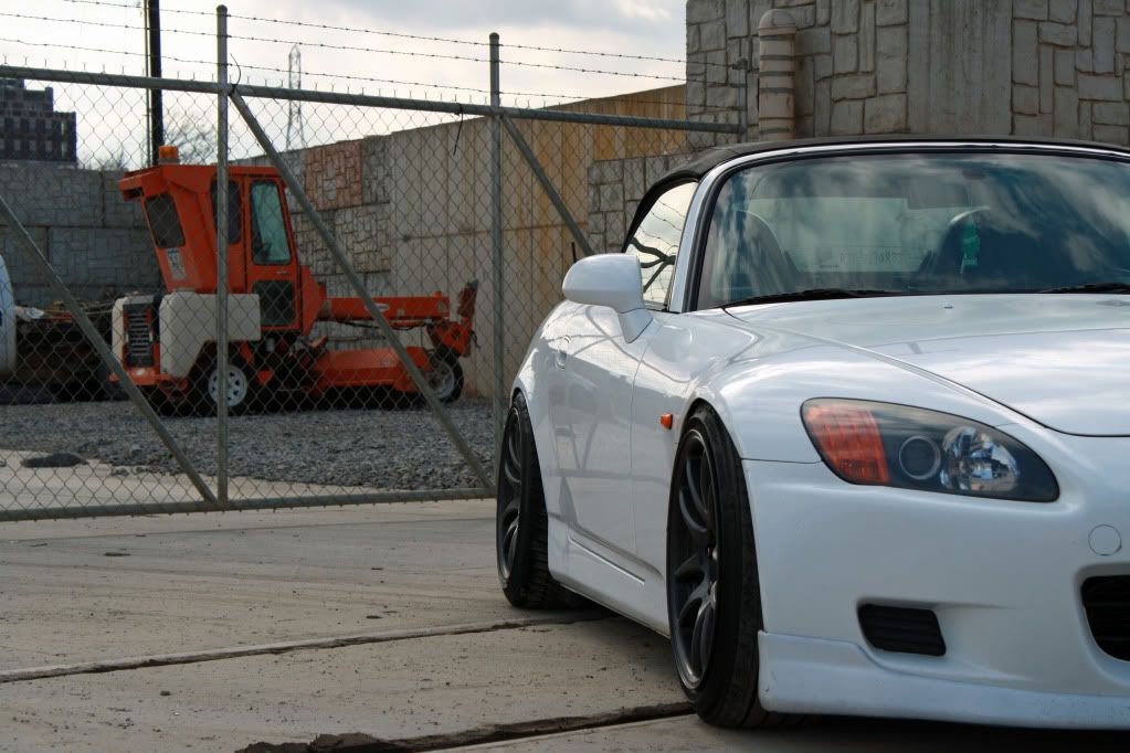 IMAGE: http://i300.photobucket.com/albums/nn31/johnnyk1029/SidefitmentTS.jpg