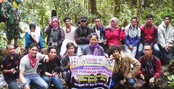Dokumentasi Deklarasi dan Pendakian Mountain Burni Telong Trip Pertama