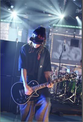 Tom Kaulitz performing on TRL Pictures, Images and Photos