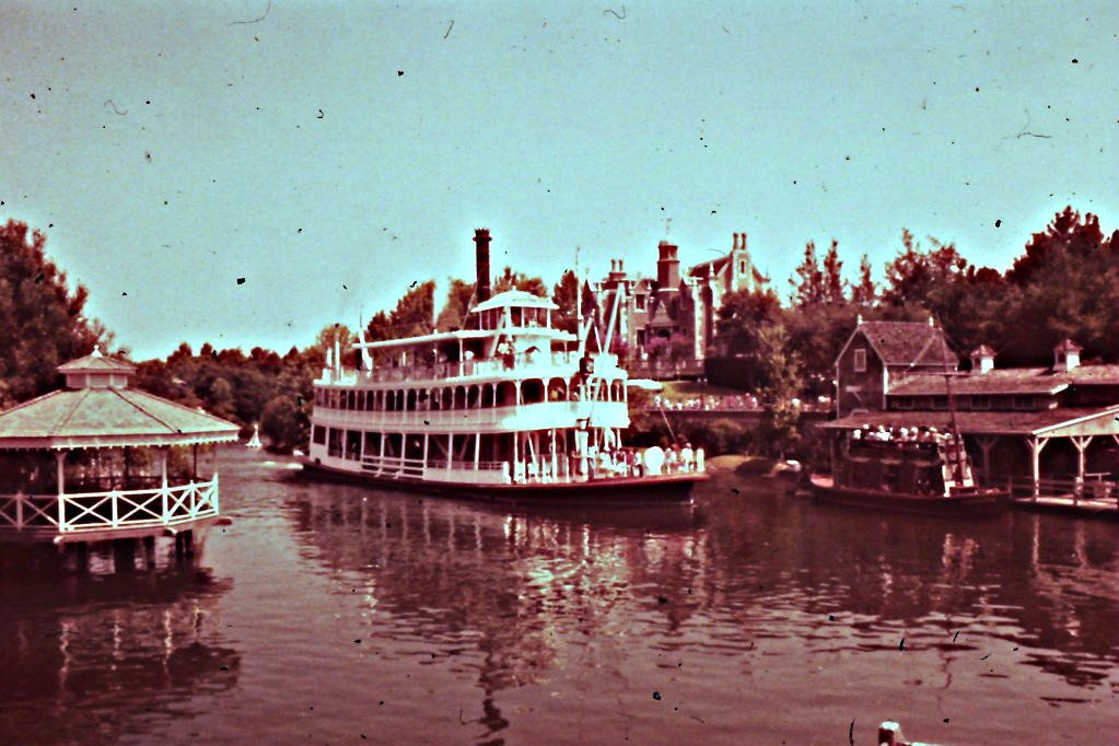 DisneyAug1977034_zpsde1c24be.jpg