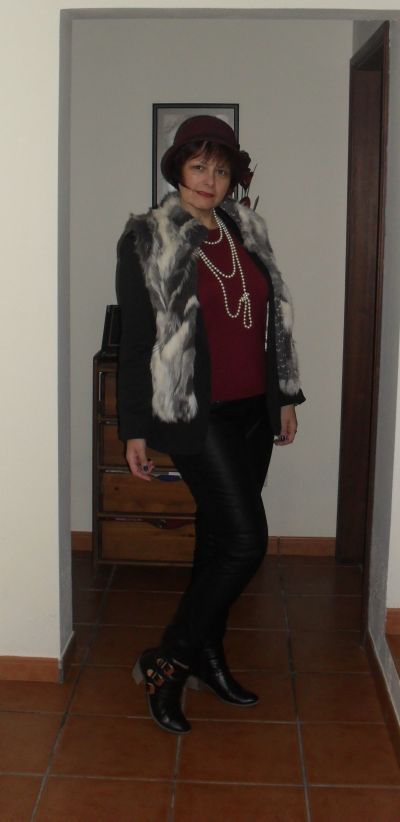 photo pleatherpants2_zpsb389ba72.jpg