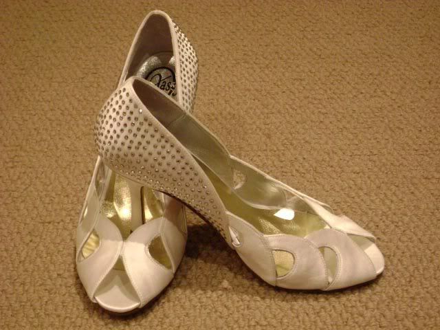 grace--wedding--shoes