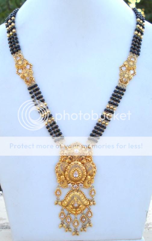   22 CARAT GOLD NECKLACE PENDANT MANGALSUTRA RAJASTHAN INDIA  